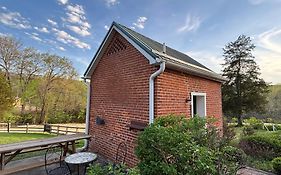 Hermann Crown Suites